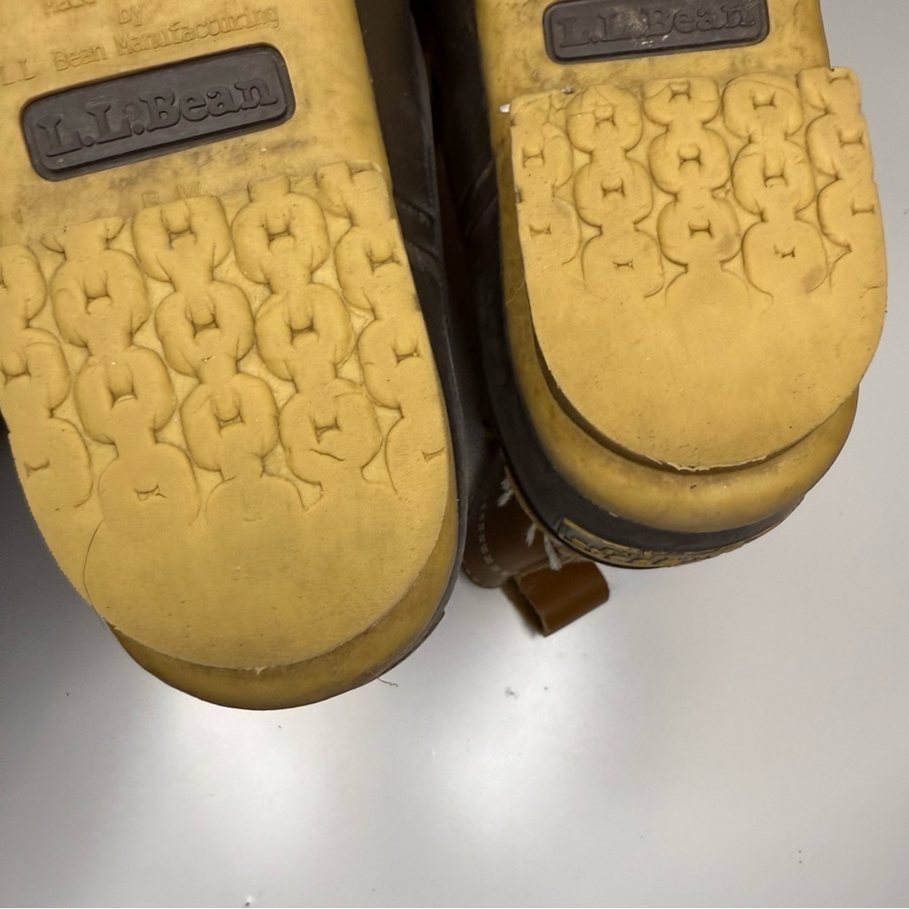 L.L. Bean Women's Duck Bean Boots Size 6 M GUC see pictures for wear on heel - Picture 4 of 9